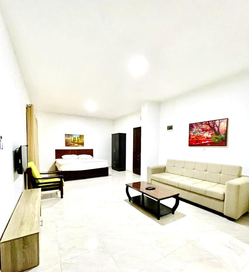 Faraseen Apartments Al Qastal Exterior photo