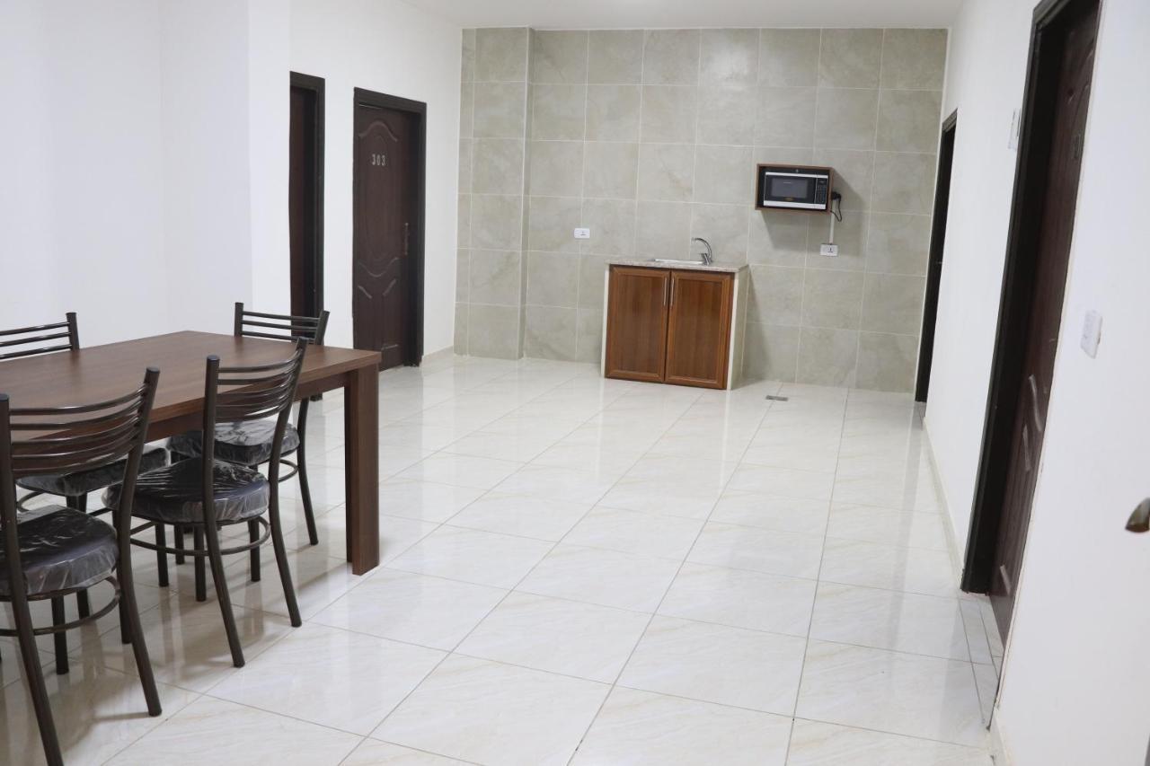 Faraseen Apartments Al Qastal Exterior photo